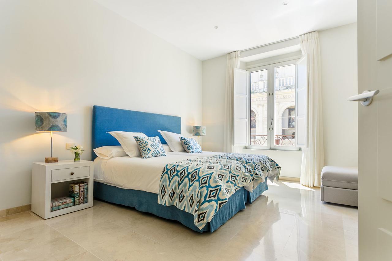 Apartamento Living By Cathedral Seville Exterior photo